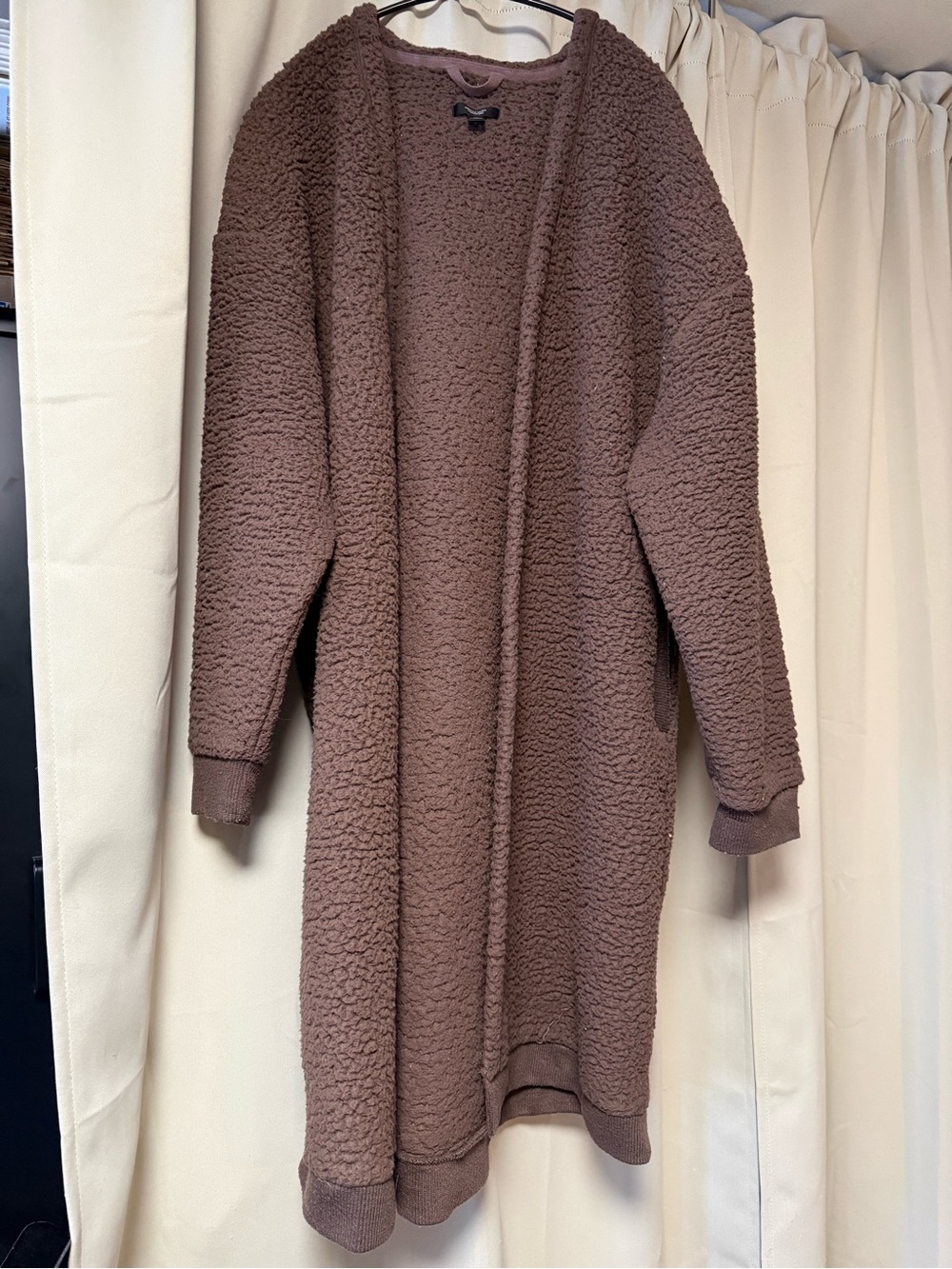 Simply Vera Cozy Sherpa Open-Front Long Coatigan in Taupe